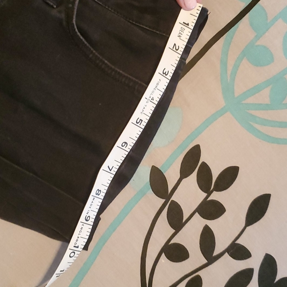 Shorts - Picture 5 of 6